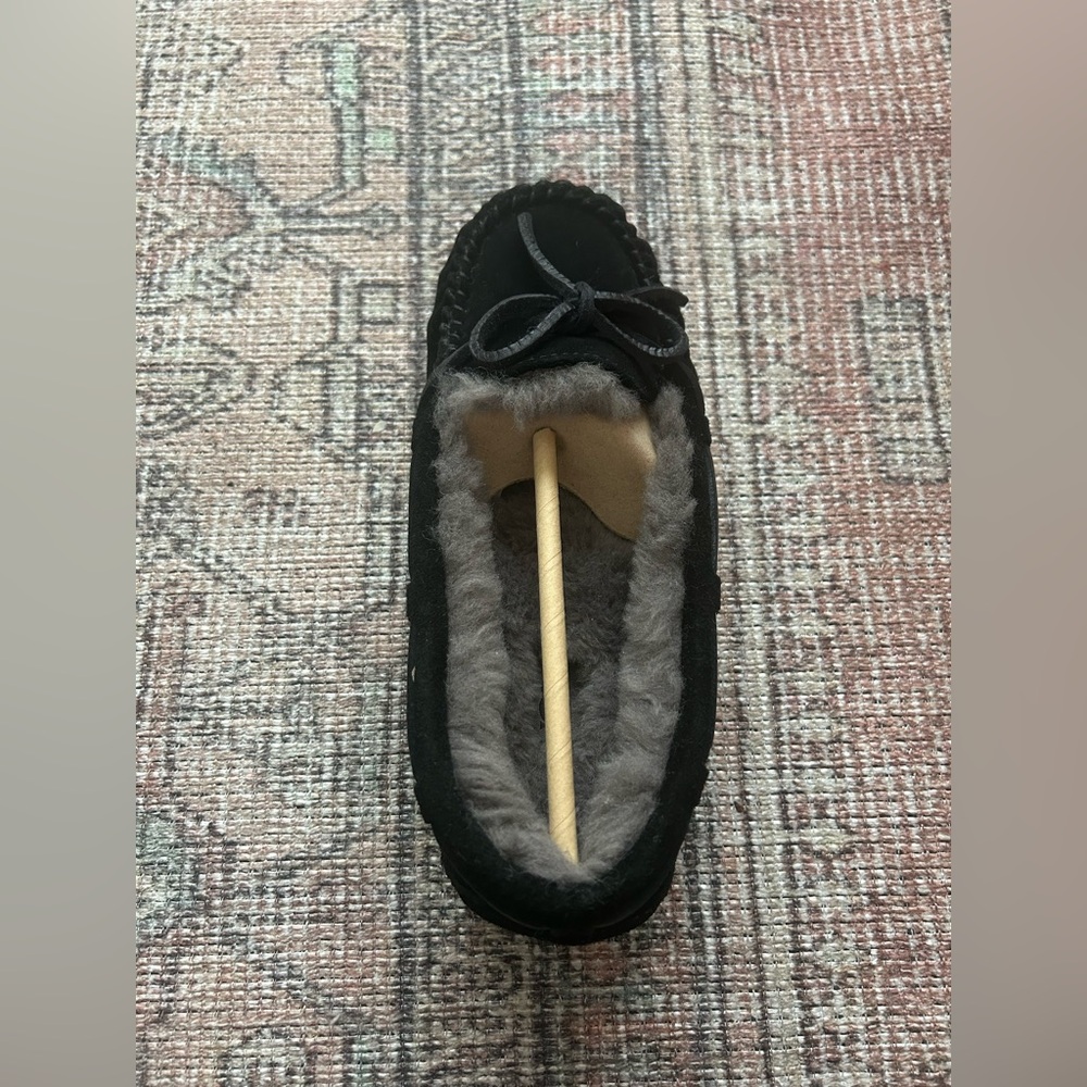 NEW never worn black Ugg slippers